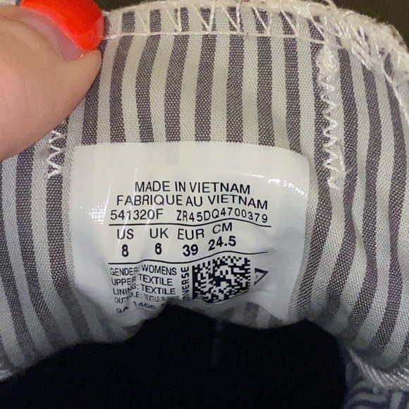 Converse - Picture 7 of 7